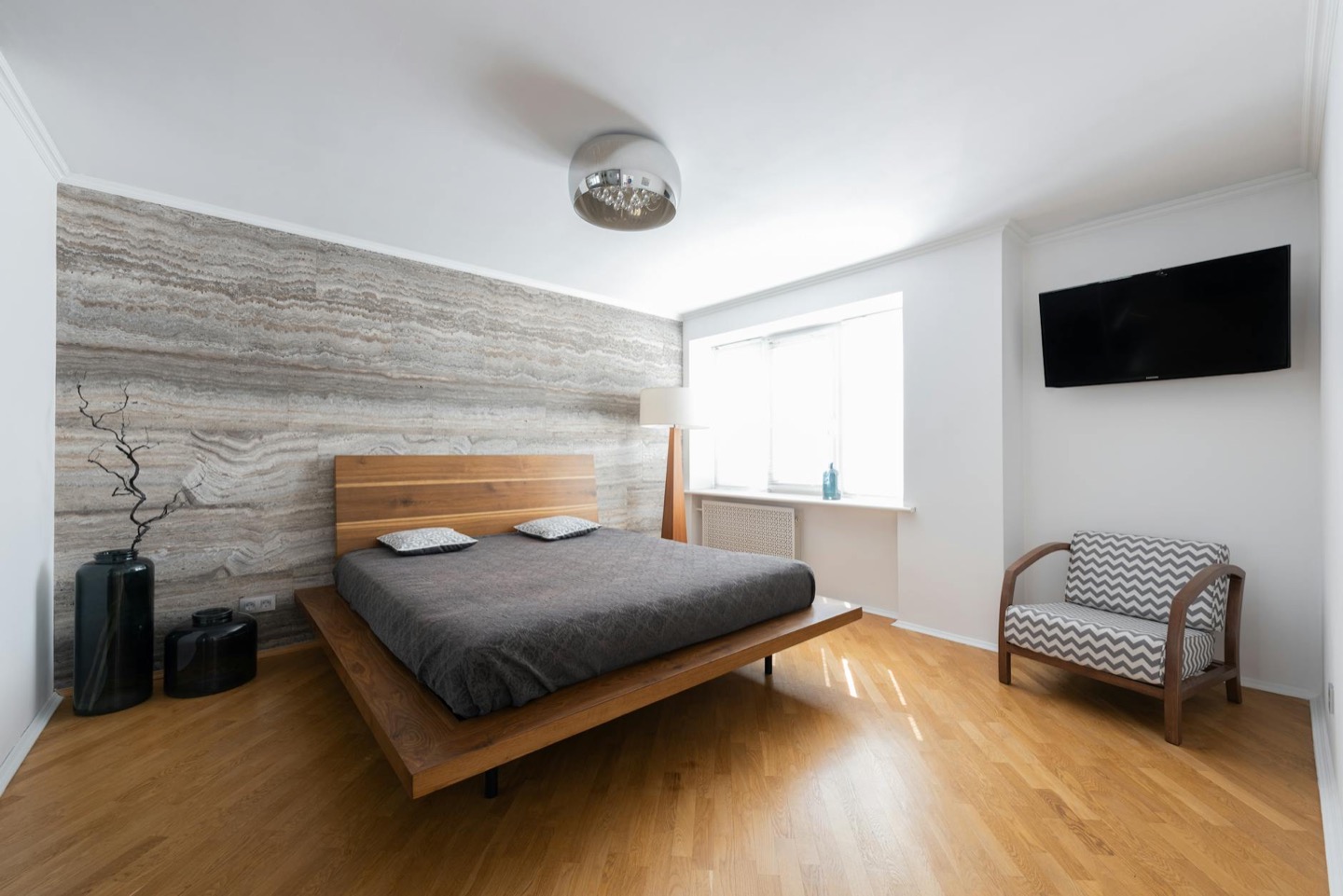 Airbnb cover photo comparison showing before and after click-through improvement — after, restyled by Restage